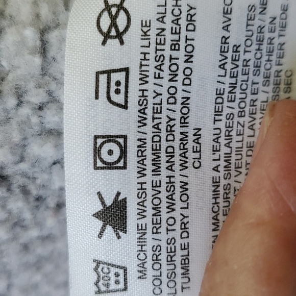 NIKE GRAY ZIPPER HOODIE. size medium.  One‎ small hole where the string c… - Picture 12 of 12